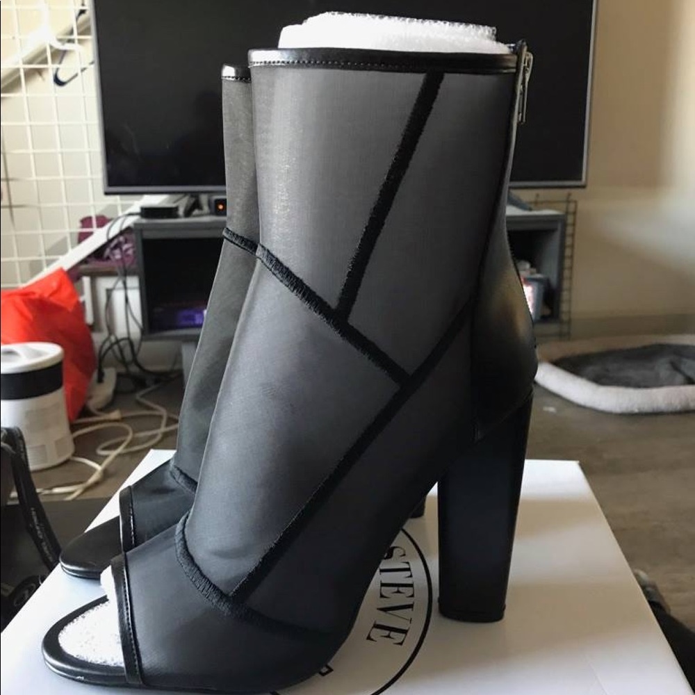 “Nova” Steve Madden Booties